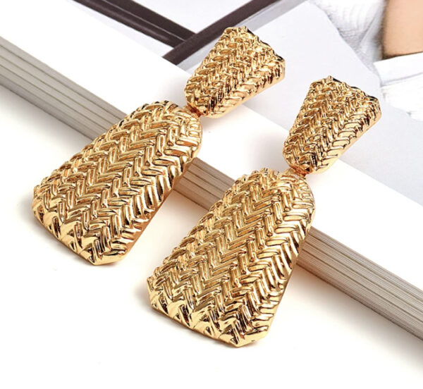 Ayesha Statement Earring