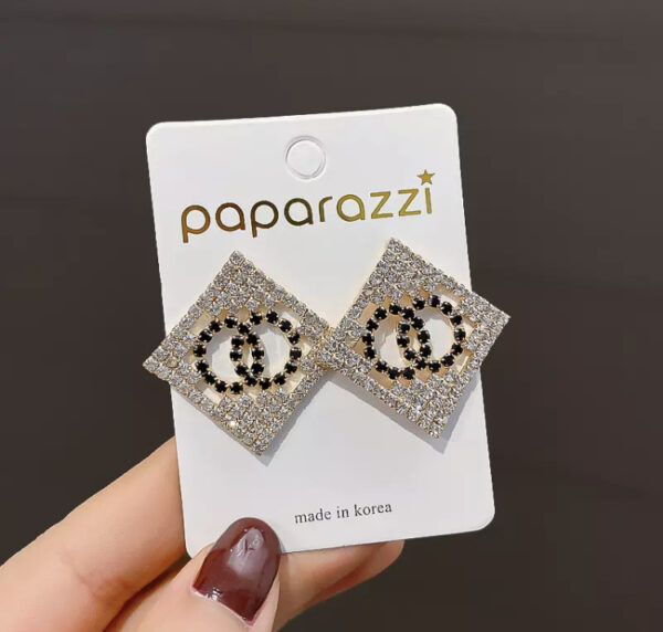 Lilly Stud Earring